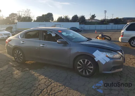 2018 Nissan Altima 2.5 из США, поврежденный, VIN 1N4AL3AP1JC156157